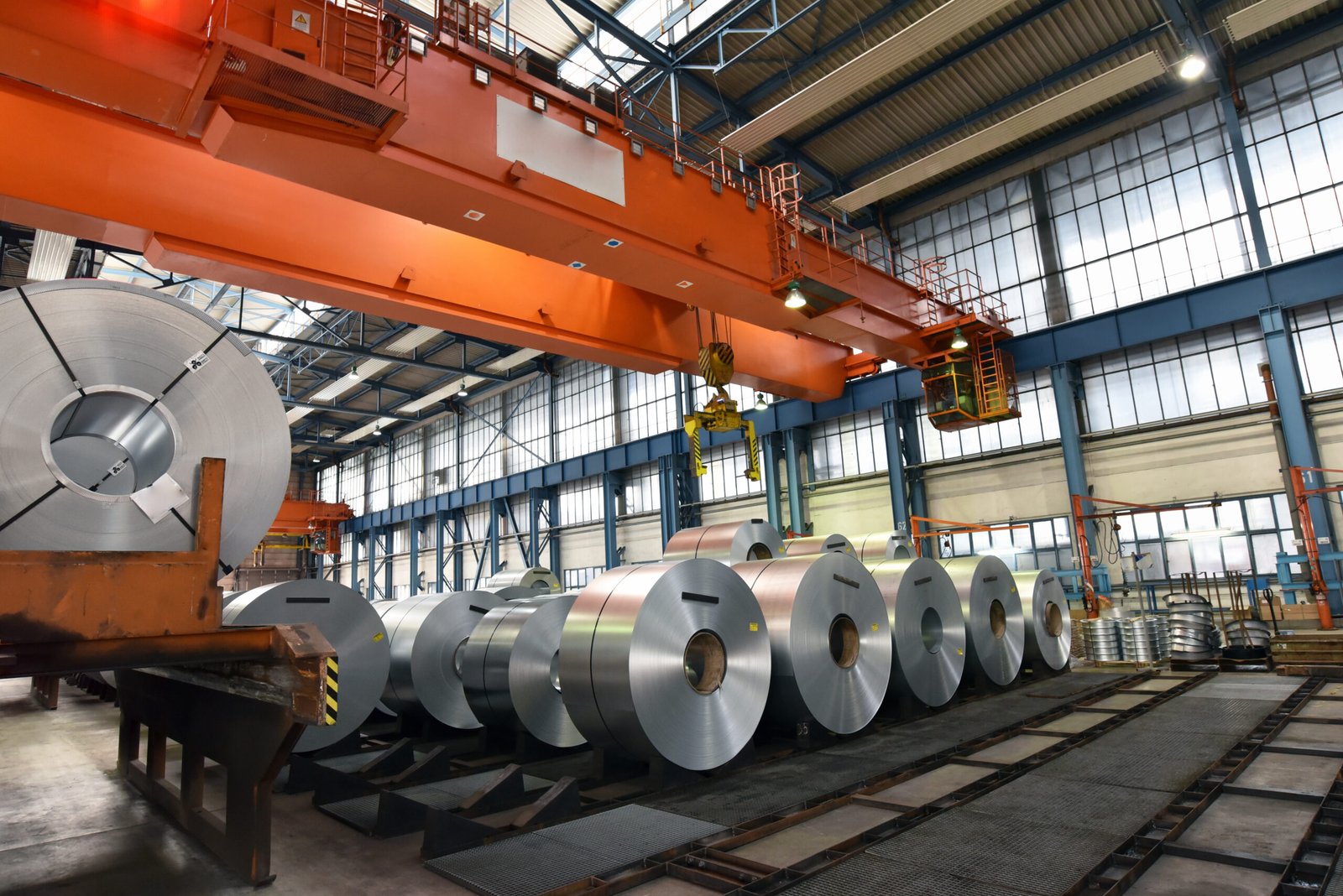 Sheet metal production line in a steel mill